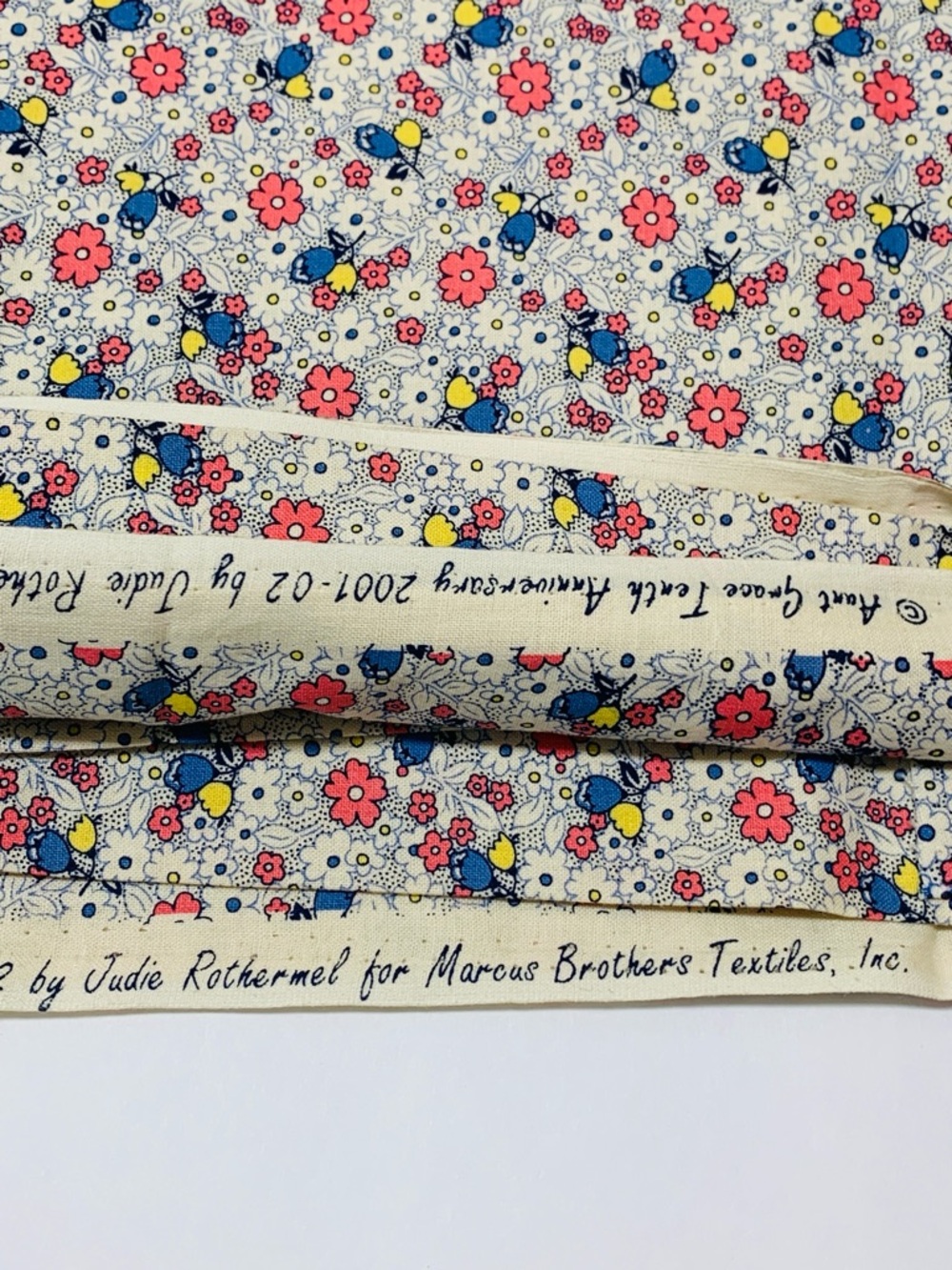 Aunt Grace 10th Anniversary Fabric 1930s Reproduction Floral 2 1/8 Yards Cotton - Picture 5 of 8